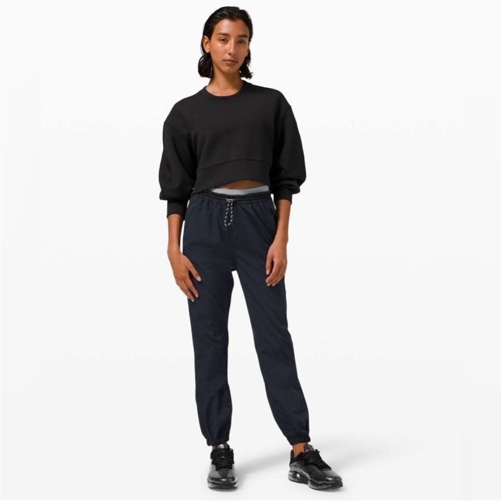 Lululemon 100% Parachute Pants Dance Studio Joggers Women's Size 6 Navy Black